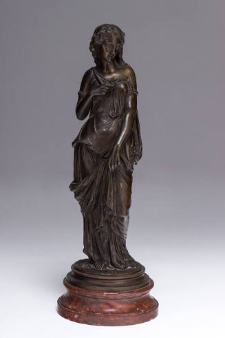 Woman in Classical dress (left knee bent)